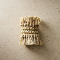 West Elm TALLO de OLIVO Fique Fringe Napkin Ring